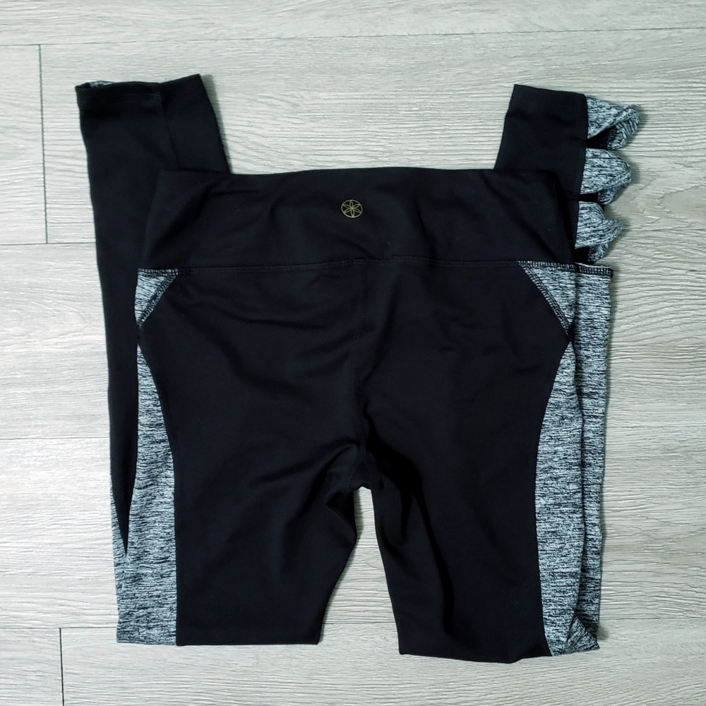 Gaiam size XS black & grey stretch legging w/ pocket gym yoga